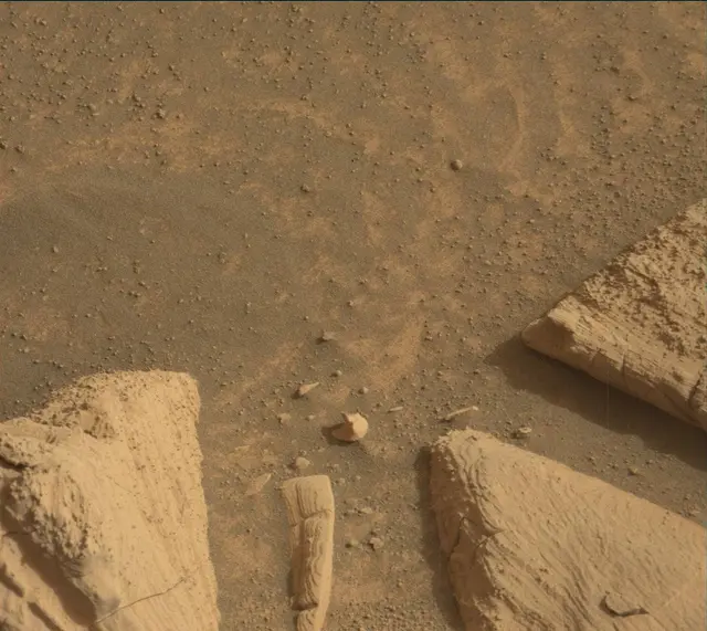 Sol 4130: Mast Camera (Mastcam)