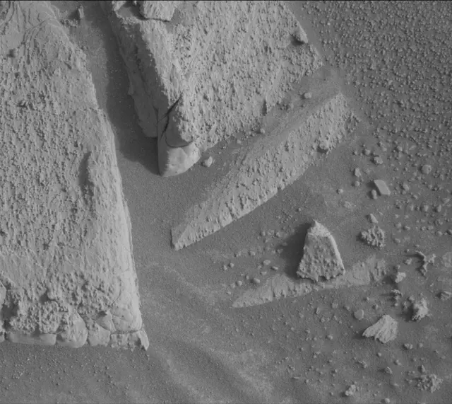 Sol 4132: Mast Camera (Mastcam)