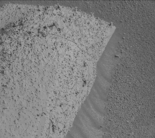 Sol 4135: Mast Camera (Mastcam)