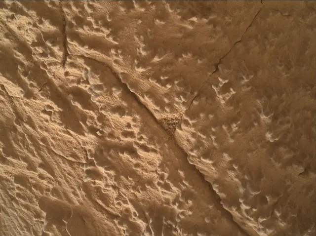 Sol 4135: Mars Hand Lens Imager (MAHLI)