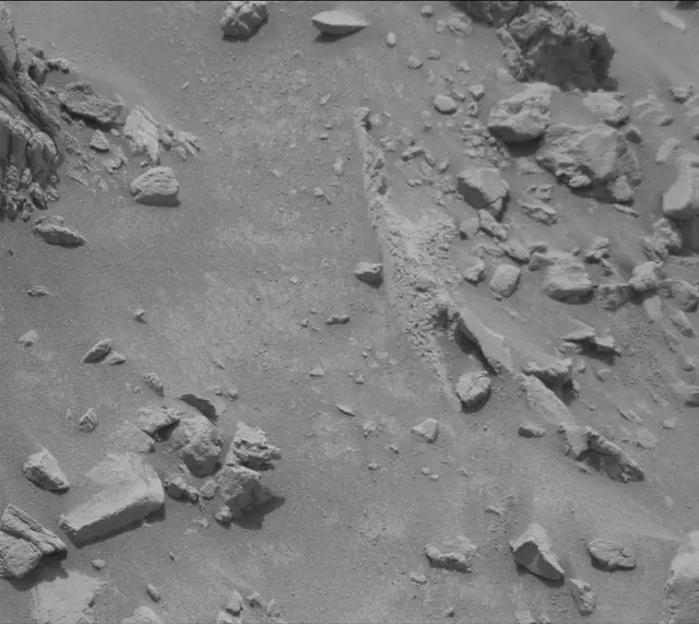 Sol 4142: Mast Camera (Mastcam)