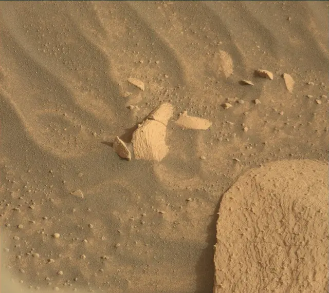 Sol 4148: Mast Camera (Mastcam)