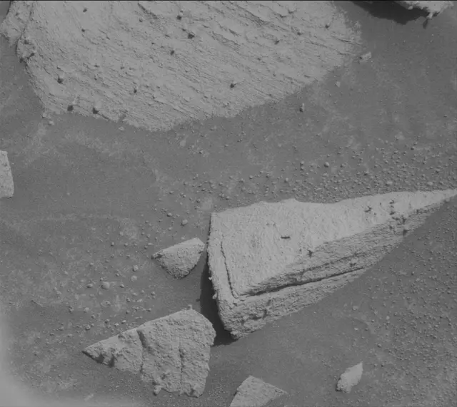 Sol 4151: Mast Camera (Mastcam)
