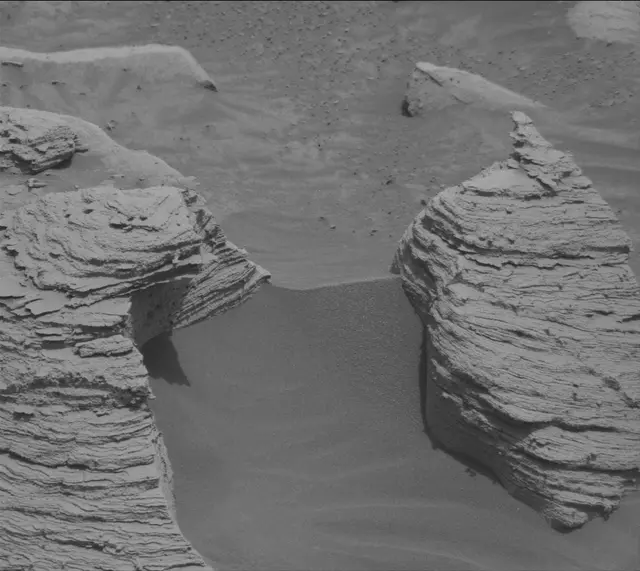 Sol 4152: Mast Camera (Mastcam)