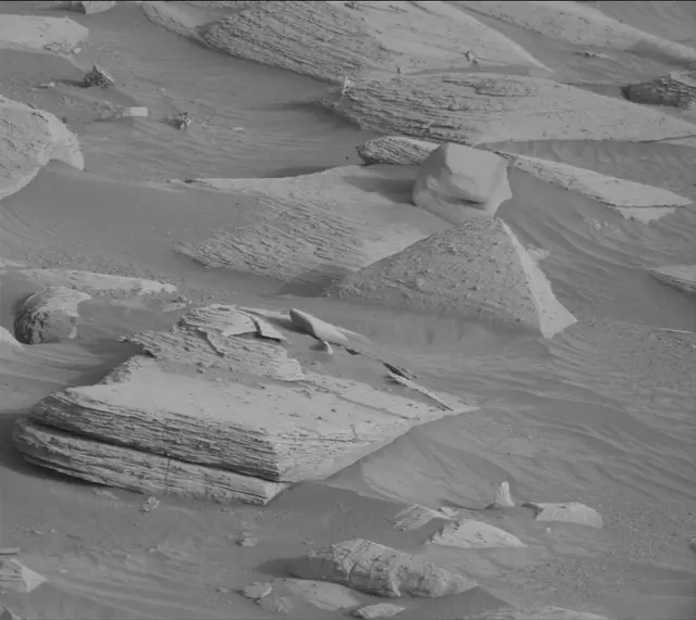 Sol 4152: Mast Camera (Mastcam)