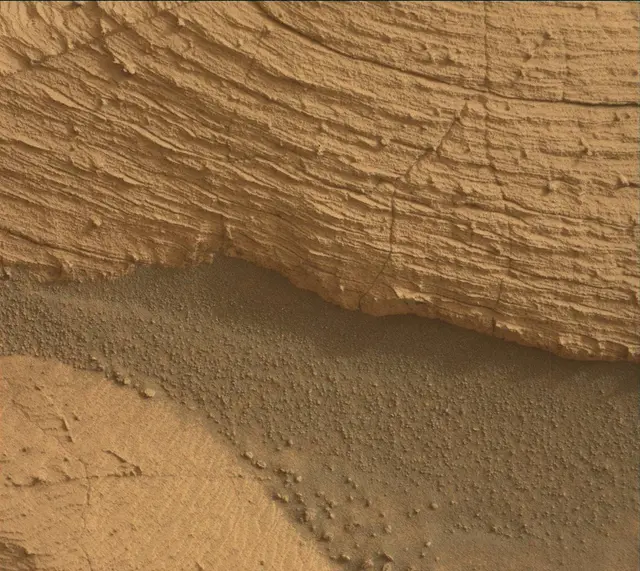 Sol 4152: Mast Camera (Mastcam)