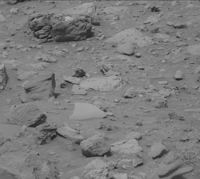 Sol 4182: Mast Camera (Mastcam)