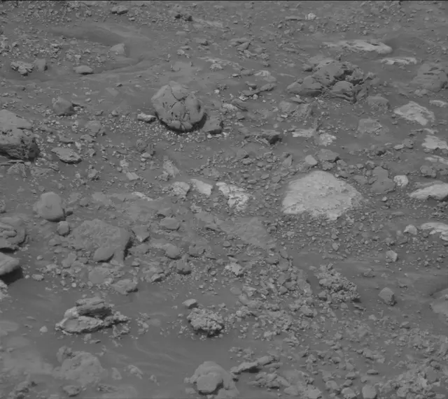 Sol 4199: Mast Camera (Mastcam)