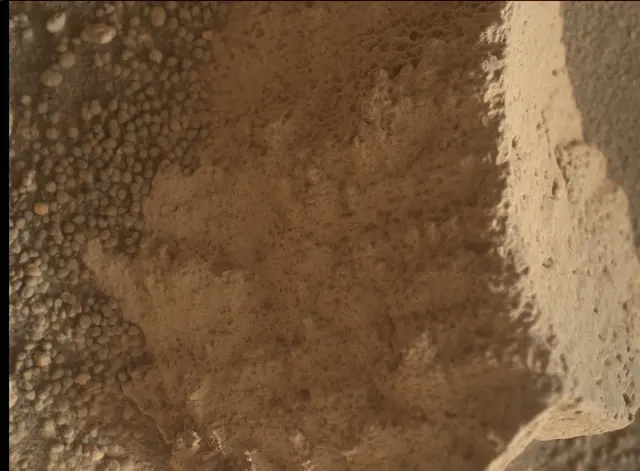 Sol 4199: Mars Hand Lens Imager (MAHLI)
