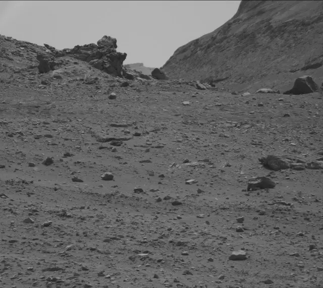 Sol 4213: Mast Camera (Mastcam)