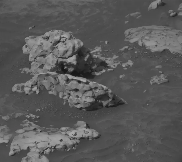 Sol 4217: Mast Camera (Mastcam)