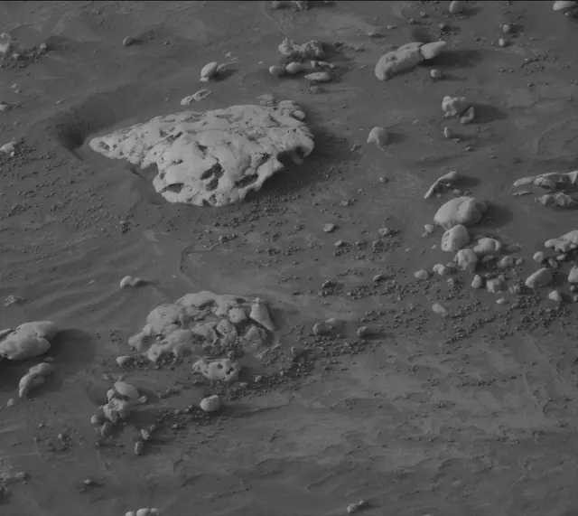 Sol 4217: Mast Camera (Mastcam)
