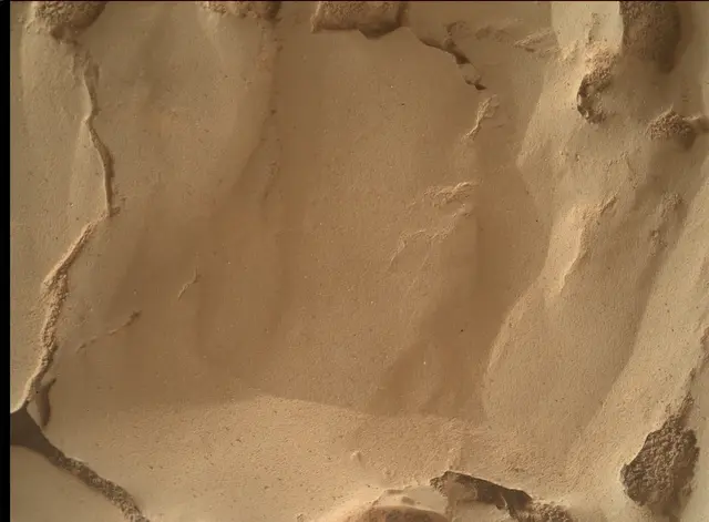 Sol 4239: Mars Hand Lens Imager (MAHLI)