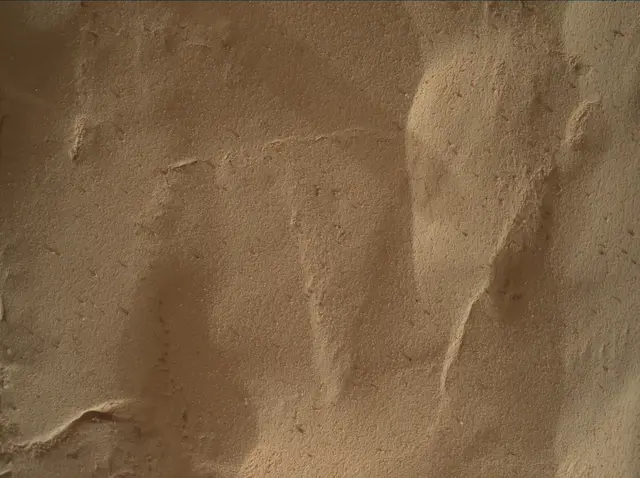 Sol 4239: Mars Hand Lens Imager (MAHLI)