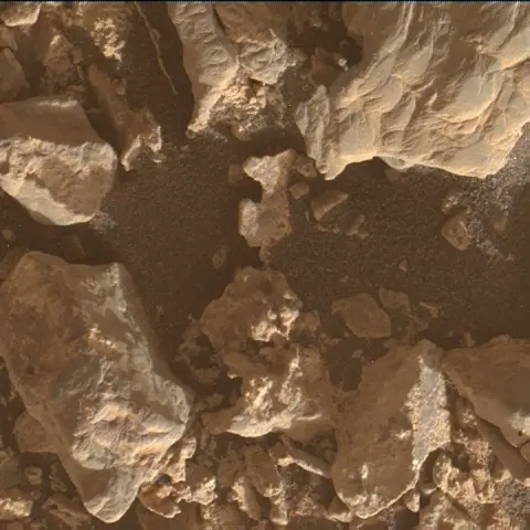 Sol 4243: Mars Hand Lens Imager (MAHLI)
