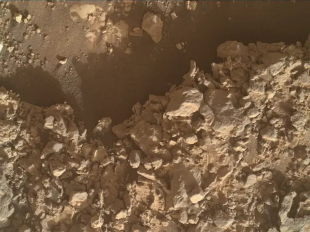 Sol 4243: Mars Hand Lens Imager (MAHLI)