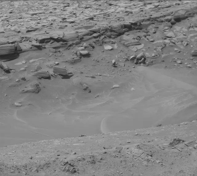 Sol 4248: Mast Camera (Mastcam)