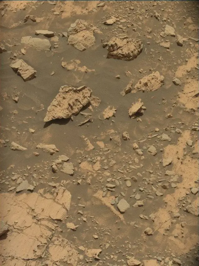 Sol 4251: Mast Camera (Mastcam)