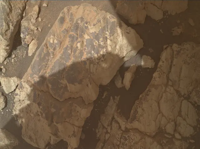 Sol 4253: Mars Hand Lens Imager (MAHLI)