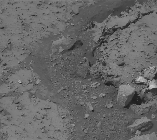Sol 4284: Mast Camera (Mastcam)