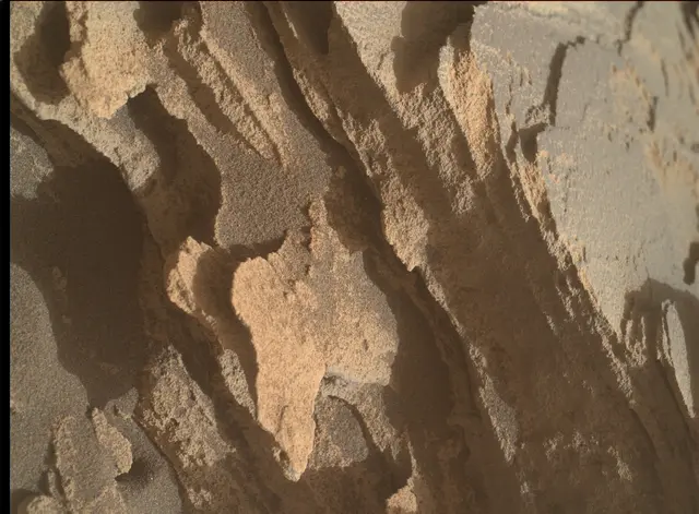 Sol 4300: Mars Hand Lens Imager (MAHLI)