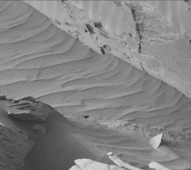 Sol 4301: Mast Camera (Mastcam)