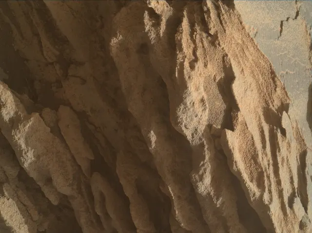Sol 4301: Mars Hand Lens Imager (MAHLI)