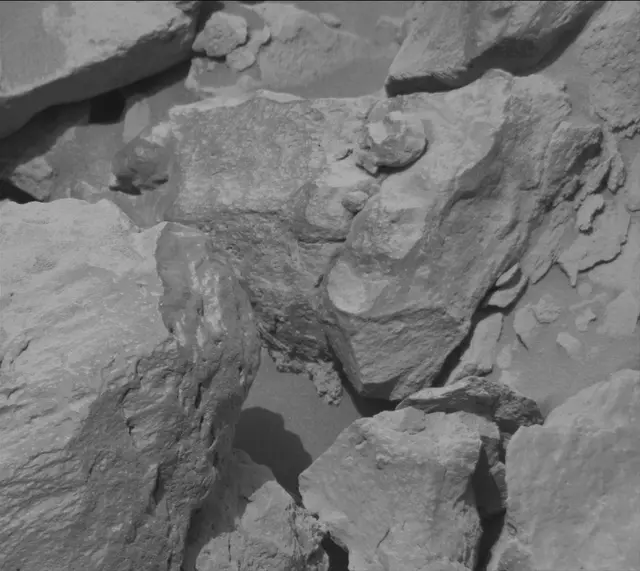Sol 4305: Mast Camera (Mastcam)