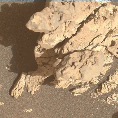 Sol 4307: Mars Hand Lens Imager (MAHLI)