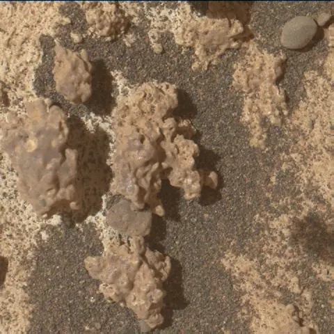 Sol 4316: Mars Hand Lens Imager (MAHLI)