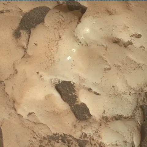 Sol 4318: Mars Hand Lens Imager (MAHLI)