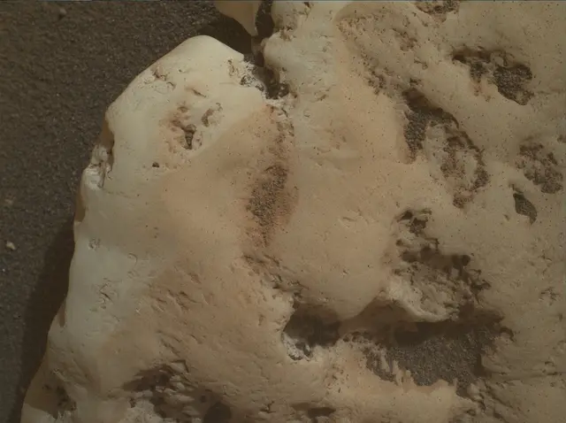Sol 4319: Mars Hand Lens Imager (MAHLI)