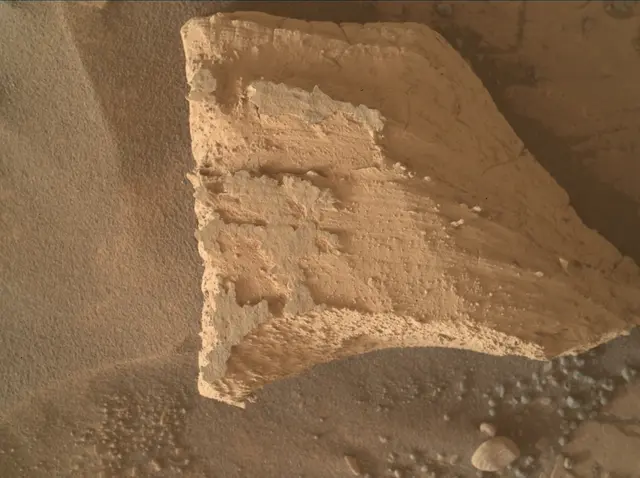 Sol 4352: Mars Hand Lens Imager (MAHLI)