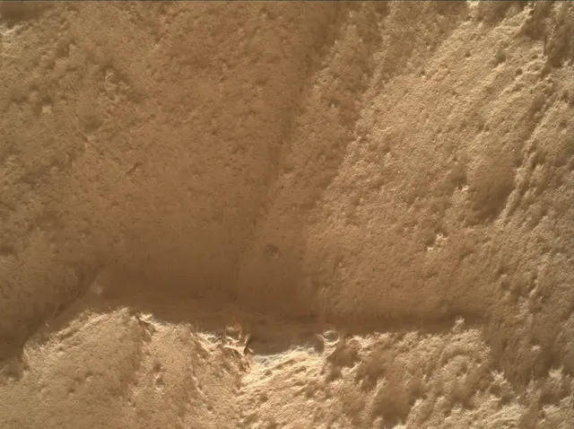 Sol 4371: Mars Hand Lens Imager (MAHLI)