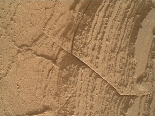 Sol 4371: Mars Hand Lens Imager (MAHLI)