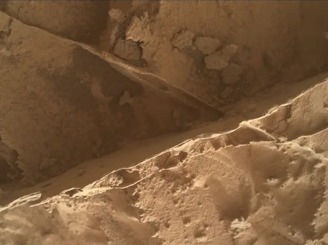 Sol 4372: Mars Hand Lens Imager (MAHLI)