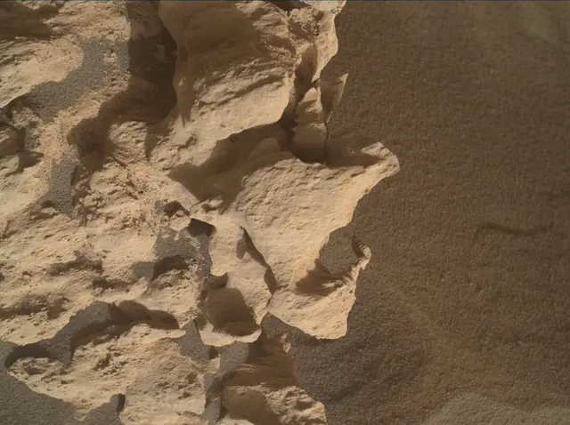 Sol 4479: Mars Hand Lens Imager (MAHLI)