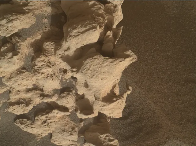 Sol 4480: Mars Hand Lens Imager (MAHLI)