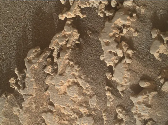 Sol 4944: Mars Hand Lens Imager (MAHLI)