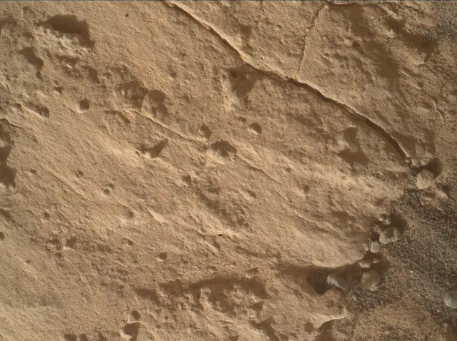 Sol 4949: Mars Hand Lens Imager (MAHLI)