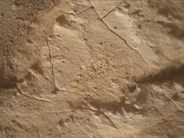 Sol 4949: Mars Hand Lens Imager (MAHLI)
