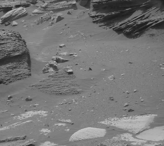 Sol 4975: Mast Camera (Mastcam)