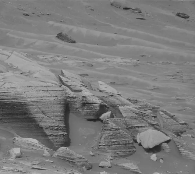Sol 4976: Mast Camera (Mastcam)
