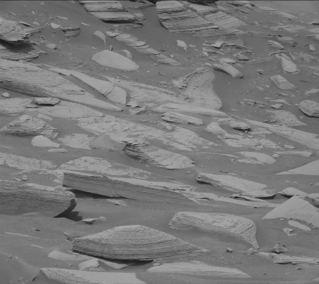 Sol 4976: Mast Camera (Mastcam)