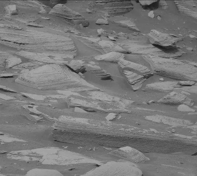 Sol 4976: Mast Camera (Mastcam)