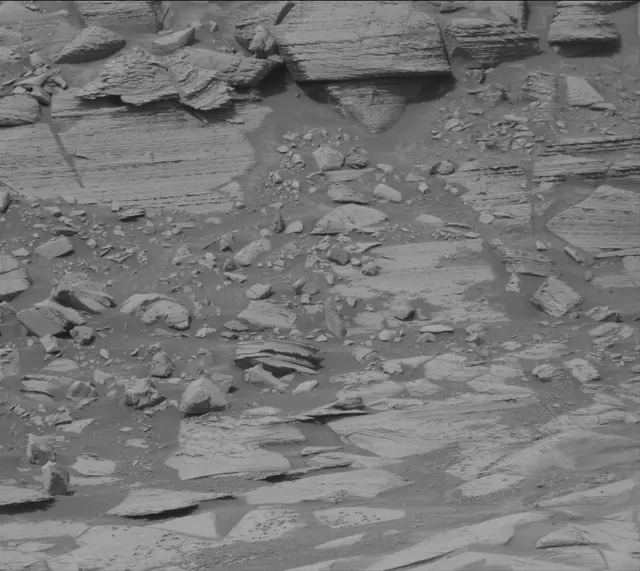 Sol 4976: Mast Camera (Mastcam)