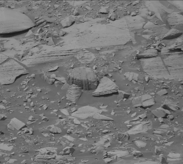 Sol 4976: Mast Camera (Mastcam)