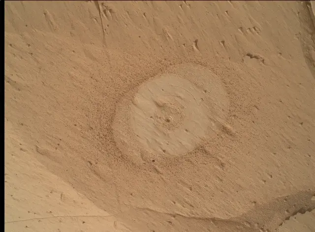 Sol 4976: Mars Hand Lens Imager (MAHLI)