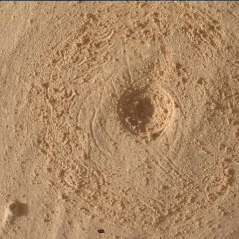 Sol 4976: Mars Hand Lens Imager (MAHLI)