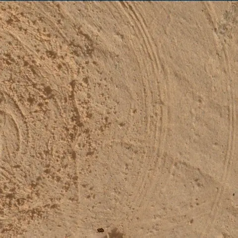 Sol 4976: Mars Hand Lens Imager (MAHLI)